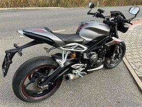 TRIUMPH STREET TRIPLE 765 RS - 7