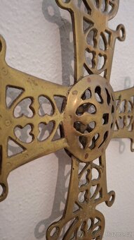 vintage byzantský bronzový křížový závěsný svícen - 7
