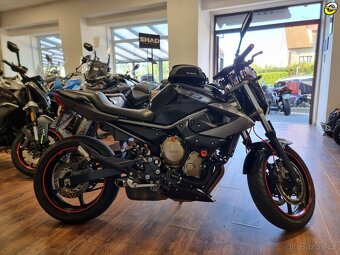 Yamaha XJ6 - 7