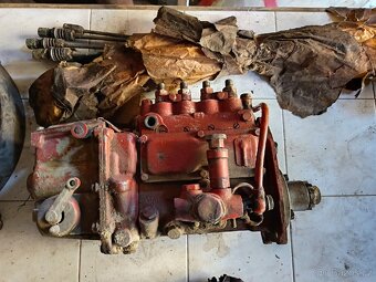 Díly na pásák DT 75 - 7