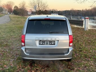 Dodge Grand Caravan - 7