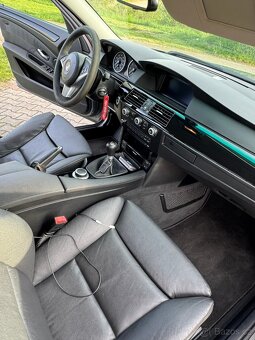 BMW 550i (E60) – V8, manuál, M-Paket - 7