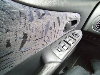 Mazda 323 hatch - 7