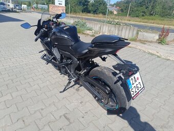 Yamaha YZF 690 - 7