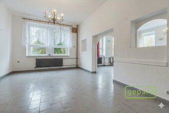 Prodej budovy s byty a garážemi jen 2km od jezera Medard– So - 7