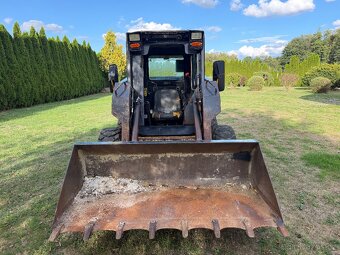 Smykový nakladač New Holland LS170 - 7
