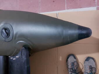Prodám zánovní katamarán Prologic+motor Haswing 55lb - 7