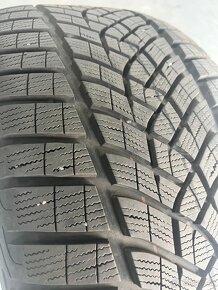 GOODYEAR zimní pneu 275/40 R21 107V TOPSTAV vzorek 7,5mm - 7