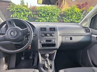 Volkswagen Touran 1,6 TDI - BEZ ZÁVAD - 7