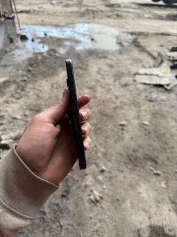 iPhone 16 - 7