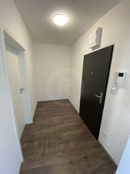 PRODEJ PŘÍZEMNÍHO BYTU 1+KK, U AREÁLU, TÁBOR - 7