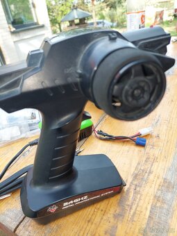 RC auto 1:10 - 7