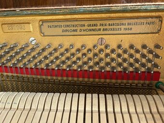 pianino PETROF - 7