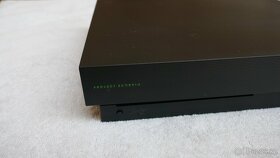 Xbox One X 1 TB /1X JOYSTICK - 7