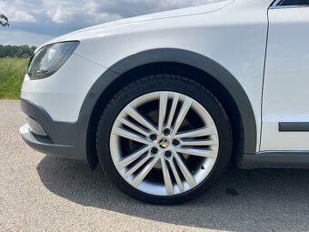 ► ŠKODA SUPERB II 2.0 TDI 103KW DSG F1 SCOUT LED-XEN-NAVI-TA - 7