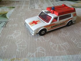 autíčka - angličáky ambulance (sanitky) - 7