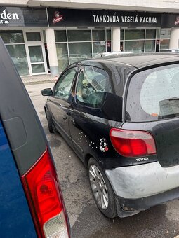 Toyota Yaris na náhradní díly - 7