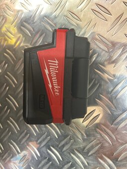 Svítilna Milwaukee M18 ALIS-0 USB A,C, 4933498148 - 7