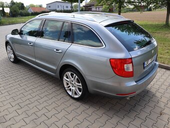 Škoda Superb 3.6 V6 4x4 191kW r.2012 serviska zachovalý stav - 7