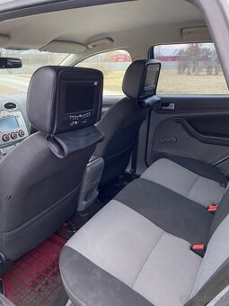 Ford Focus 1.6 - 7
