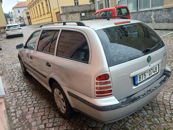 Prodam Škoda oktavie rok 2001 20litr benzin 250 najeto - 7