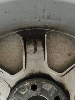 Kola Volvo 235 55 r17 - 7