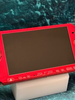 Červené PSP 3000 – TOP stav (A+) | Kompletní balení - 7