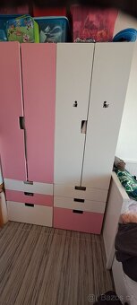 Dětský psací stůl se židlí, komodou, případně další vybavení - 7