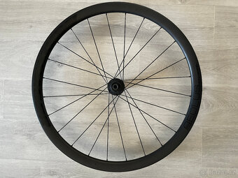 Zapletená kola Bontrager Aeolus Elite 35 TLR. - 7