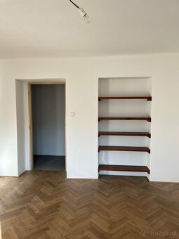 2+1, klidná lokalita Benešov-Ladova 64000 Kč/m^2 vč. sklepa - 7
