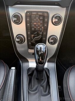 Volvo V40 Cross Country D4 140kw DPH Plna vybava - 7