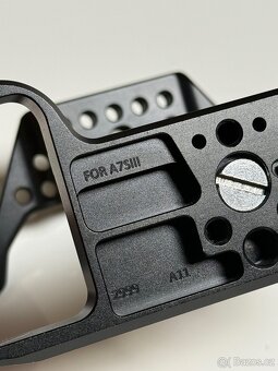 SmallRig hliníková klec pro Sony A7SIII + handle - 7