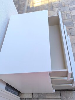 Prodám komodu IKEA MALM - 7