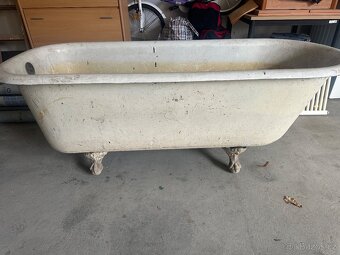 Litinová vana a umývadlo - 7