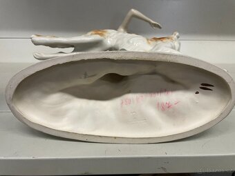 Diana s chrtem 38cm vysoká soška akt DUX Elly Strobach - 7