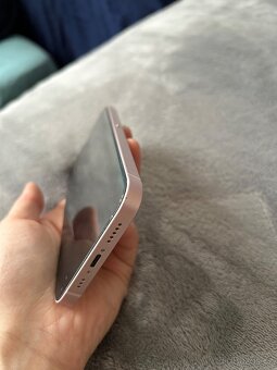iPhone 13 růžový - 7