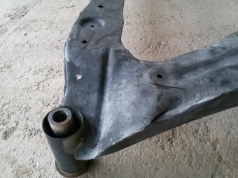 Nissan Qashqai J10: Nápravnice - 7