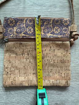 Korková taštička přes rameno - 7