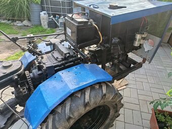 KLOUBOVÝ MALOTRAKTOR 4X4 - 7
