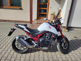 Honda Hornet 750 - 7