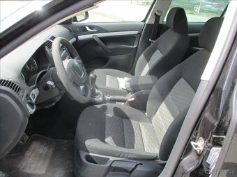 ŠKODA OCTAVIA COMBI 1,4TSi 90kw Tažné Klima 2009 - 7