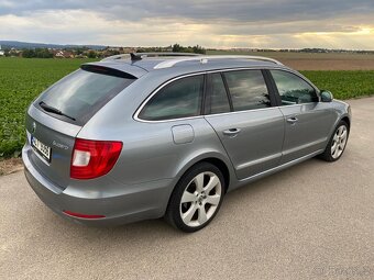 Prodám ŠKODA SUPERB 2 4x4 2.0 TDI 125kW KOMBI kůže, PANO - 7