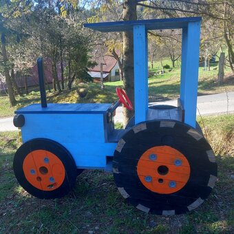 Dřevěný zahradní traktor - 7