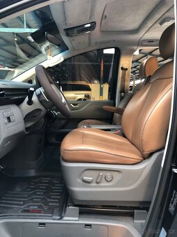 Hyundai Staria Luxury 4x4 panorama 2,2 diesel - 7