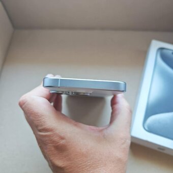 iPhone 15 Pro 128GB bílý titan - 7