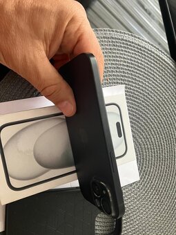 iPhone 15 Black, 128 gb, záruka TOP stav - 7