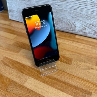 iPhone 8 64GB, černý (12 měsíců záruka) - 7