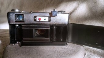 Yashica Electro 35 1:1,7 45 mm dálkoměrný fotoaparát - 7