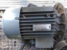Třífázový asynchronní motor - přírubový - 7