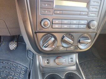 Prodám VW FOX 1,4 55 kW - 7